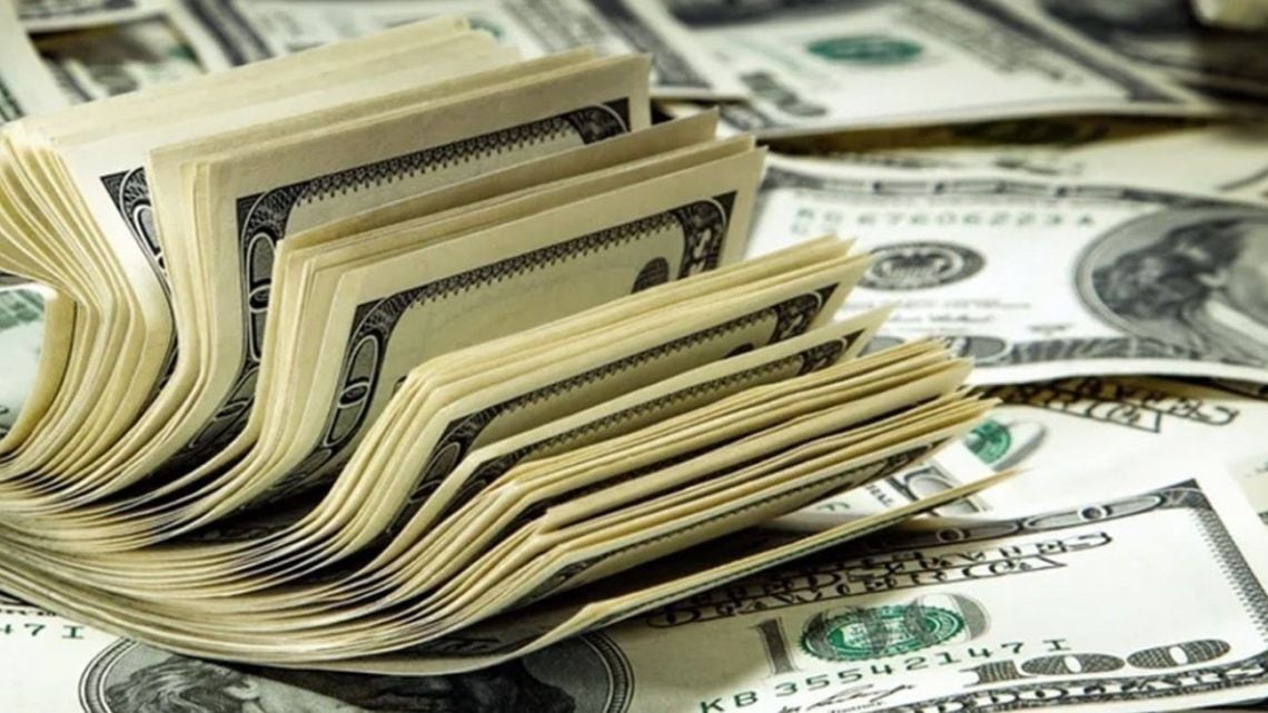 Septiembre cerró con el blue en $1.565 y la referencia de tarjeta en su valor más alto del día