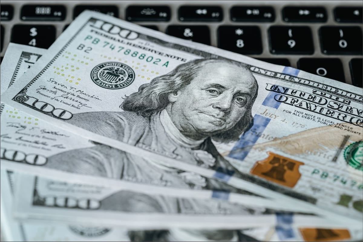 El dólar se recalienta el domingo: el oficial se sostiene en $1540 y la brecha con el blue se estira hasta los veinte pesos