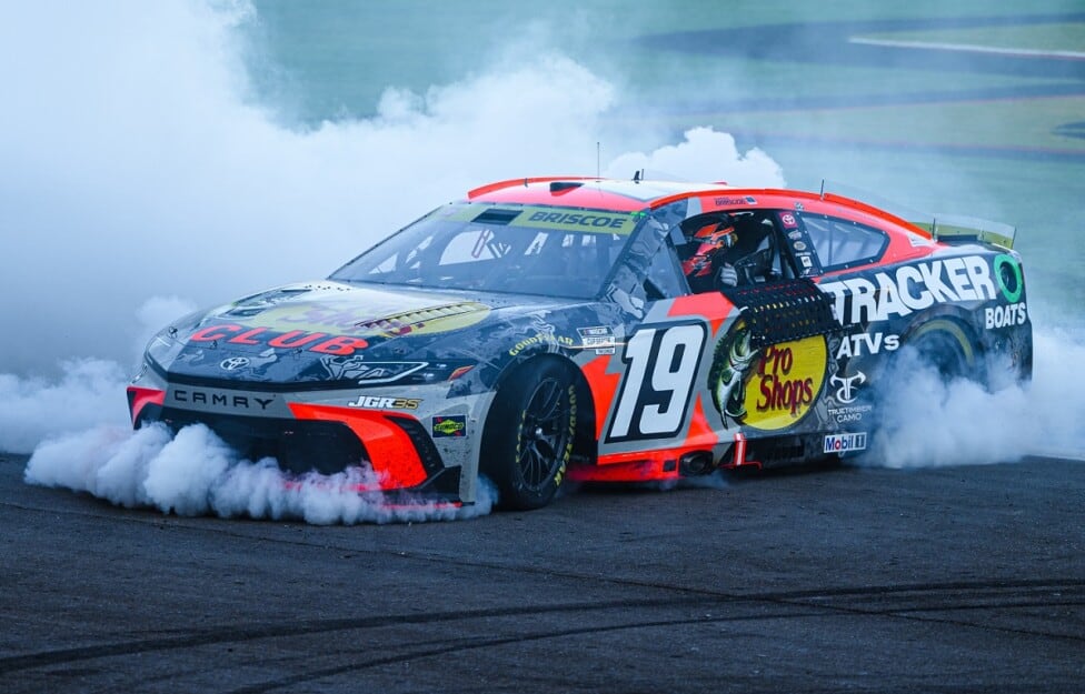 Chase Briscoe se quedó con Las Vegas y Larson estiró la renta en los playoffs