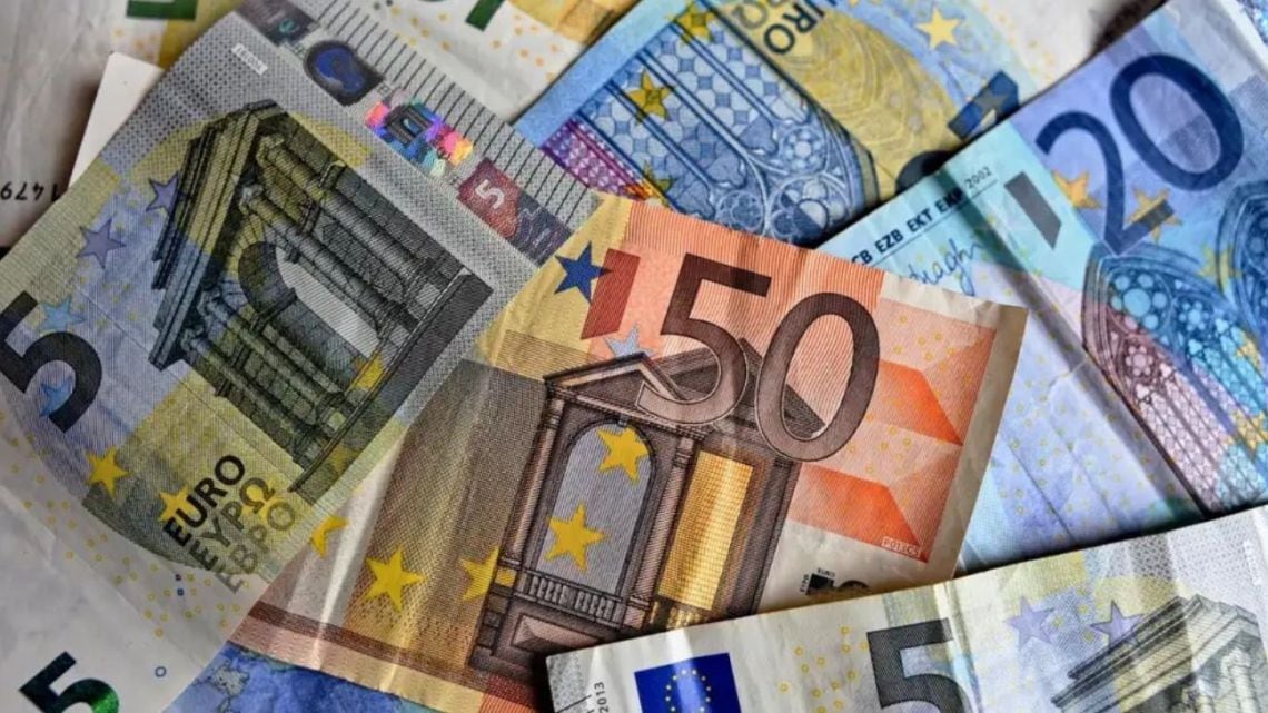 El euro paralelo cedió $6 en la rueda del viernes y se aleja de la pizarra oficial