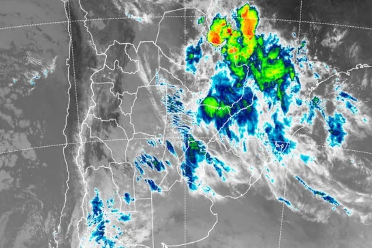 El fin de semana largo en Buenos Aires arranca pasado por agua, pero termina con el cielo a favor