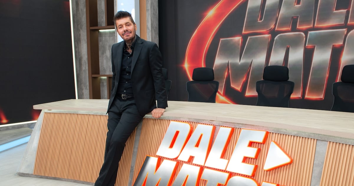 Tinelli vuelve a la mesa, ahora en streaming: entre el humor del cierre diario y la intimidad de los hijos