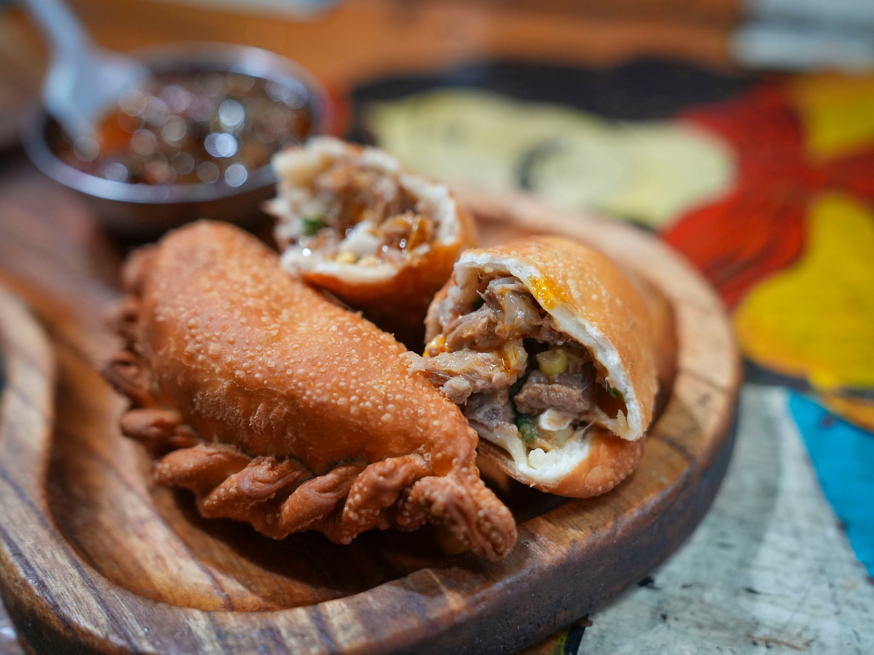 Empanadas del interior profundo servidas en el corazón porteño: cinco paradas para no perderse