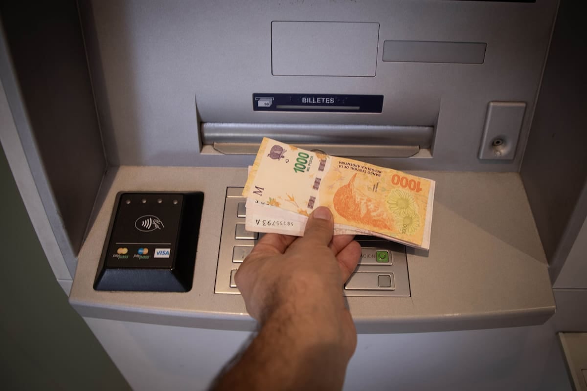 Cerraron 672 sucursales bancarias en siete años y la red física ya muestra la huella del modelo digital