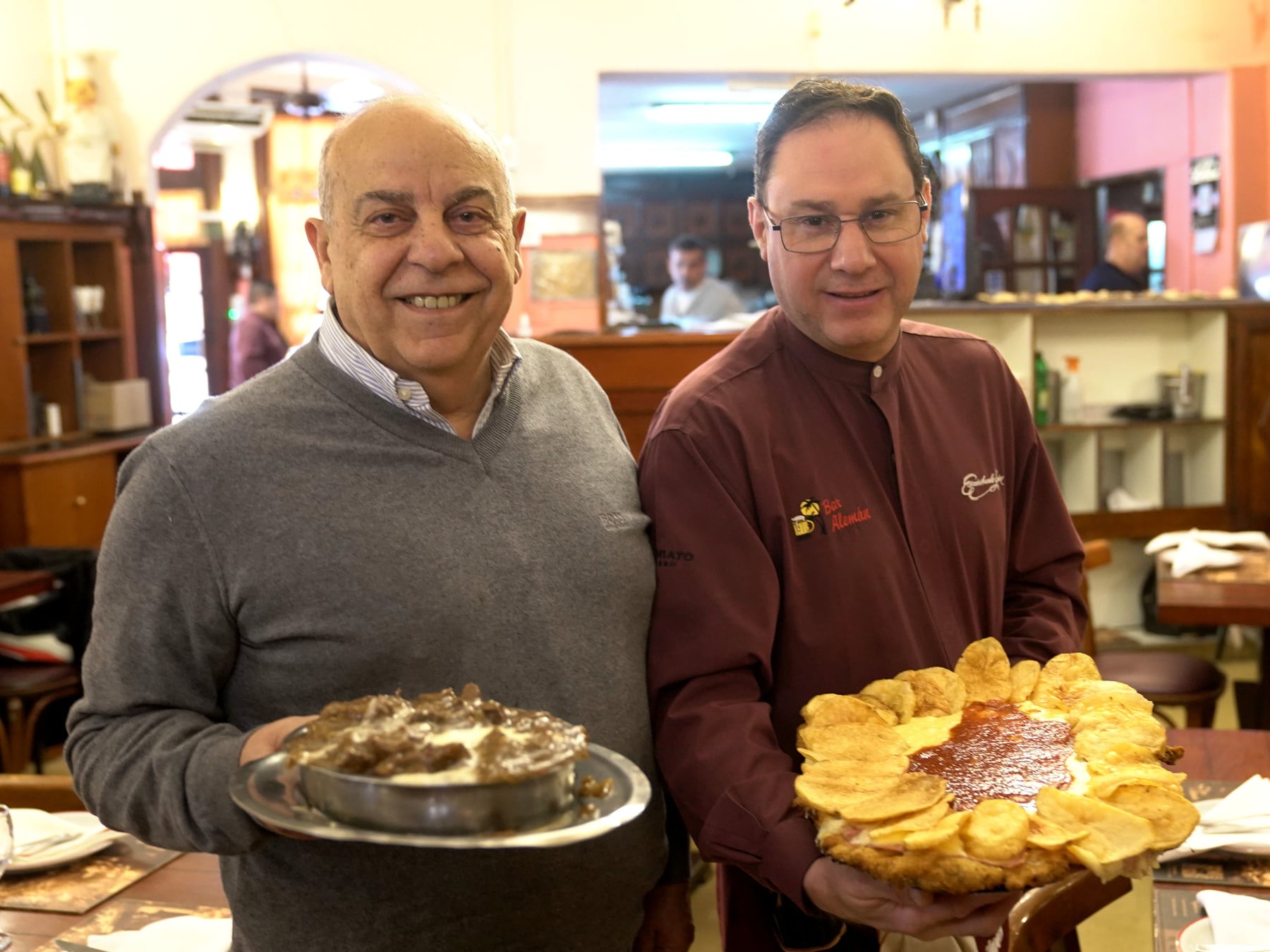 El bodegón de Villa Devoto que lleva más de un siglo abierto y se sostiene a base de milanesas napolitanas