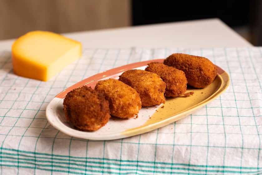 Croquetas de calabaza y gouda: la receta que reemplaza la bechamel por un puré bien estacionado