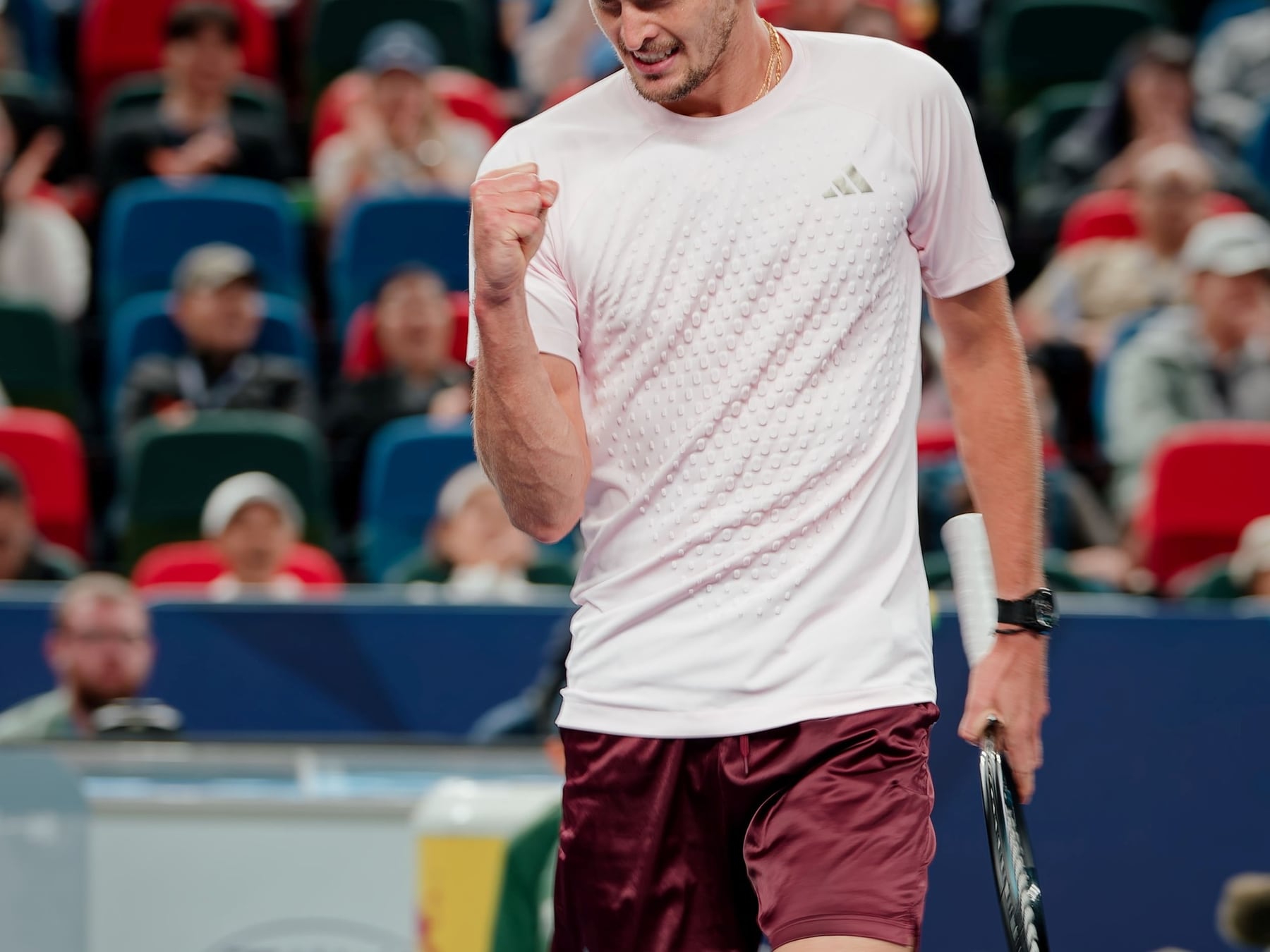 Zverev barrió a De Miñaur y ya está en semis: el alemán va por todo en Shanghái