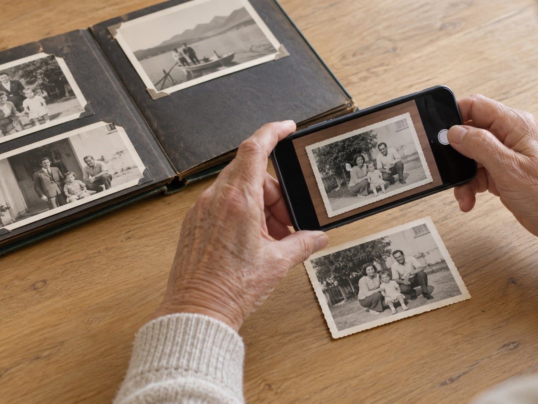 Del cajón al celular: cómo pasar las fotos de papel a un archivo digital sin perderlas en el intento