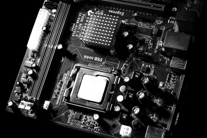 Las placas AORUS de GIGABYTE anime y rendimiento AMD dentro de la PC
