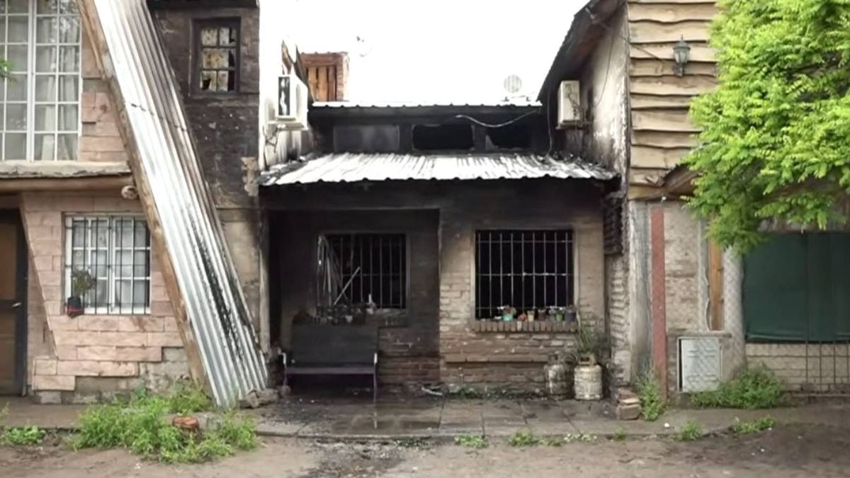 Una familia de Neuquén escapó ilesa de un incendio que destruyó toda su planta baja